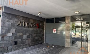 Venta Departamento 3 habitaciones + dos cocheras y bauleras sarmiento al 200