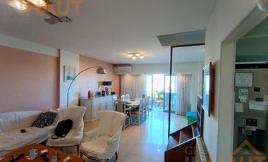 Venta Departamento 3 habitaciones + dos cocheras y bauleras sarmiento al 200