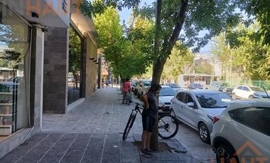 Venta Departamento 3 habitaciones + dos cocheras y bauleras sarmiento al 200