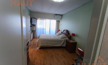 Venta Departamento 3 habitaciones + dos cocheras y bauleras sarmiento al 200
