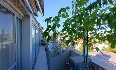 Venta Departamento 3 habitaciones + dos cocheras y bauleras sarmiento al 200