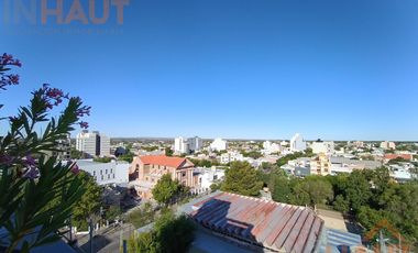 Venta Departamento 3 habitaciones + dos cocheras y bauleras sarmiento al 200