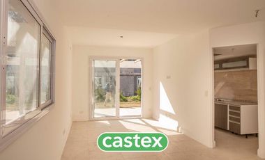 Departamento de 2 dormitorios con cochera  en venta en Saravi Village