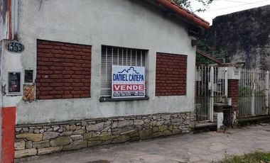 CASA - CINCO AMBIENTES - CERVANTES 1337 - MERLO NORTE