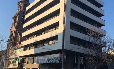 Local de 75m2 con depósito EN VENTA, Colon 1889