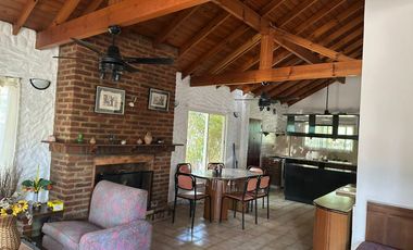 Casa  6 Ambientes con Quincho y Piscina - Country Club Venado II