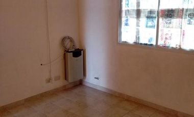 Excelente 2 ambientes en planta alta con Aire acondicionado y estufa. Departamento - Turdera San Benito 131