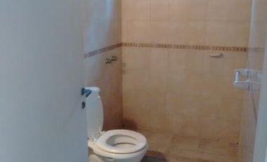 Excelente 2 ambientes en planta alta con Aire acondicionado y estufa. Departamento - Turdera San Benito 131