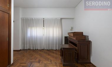 Hermoso chalet con amplio quincho y deck