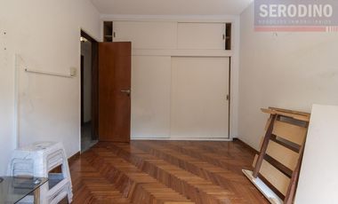 Hermoso chalet con amplio quincho y deck