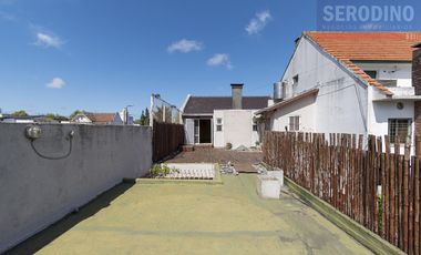 Hermoso chalet con amplio quincho y deck