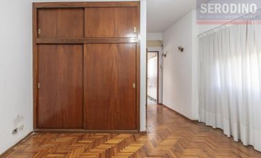 Hermoso chalet con amplio quincho y deck