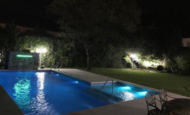 CASA EN VENTA - 6AMB C/ PILETA - COUNTRY CLUB VENADO 2