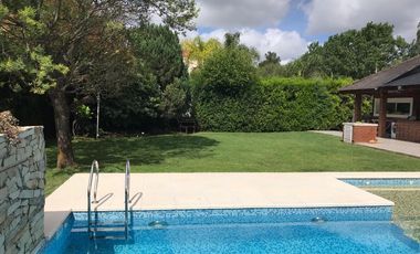 CASA EN VENTA - 6AMB C/ PILETA - COUNTRY CLUB VENADO 2