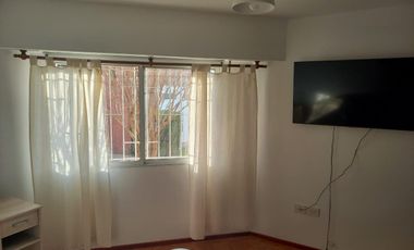 Casa de 2 dormitorios en Oliveros con gran terreno.