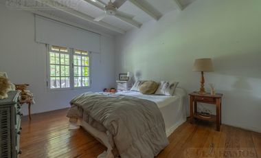 CASA QUINTA. UNA PLANTA-IMPECABLE. JARDIN ARBOLADO. PILETA-KM 38 Panam P