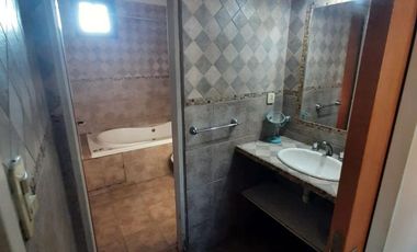 CASA PARA DOS FAMILIAS