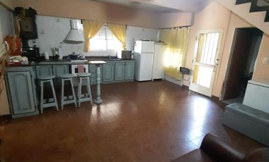 CASA PARA DOS FAMILIAS