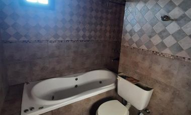 CASA PARA DOS FAMILIAS