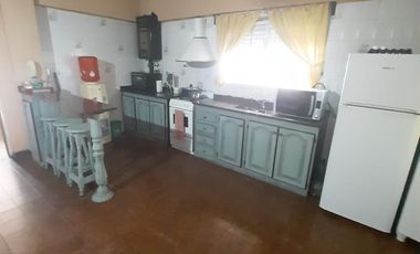 CASA PARA DOS FAMILIAS