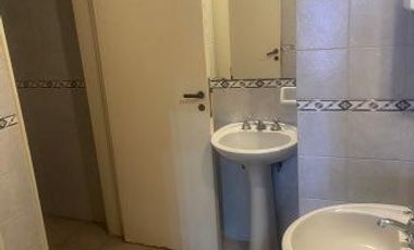 Oficina en  excelente esquina del centro de lomas