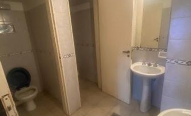 Oficina en  excelente esquina del centro de lomas