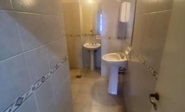 Oficina en  excelente esquina del centro de lomas