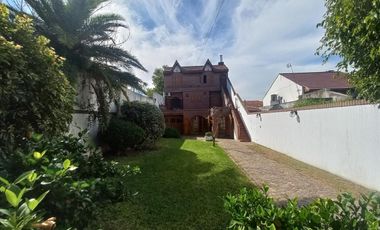 Casa en Lomas de Zamora este sobre lote de 338 2 totales con departamento de 3 amb independiente