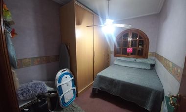 Casa en Lomas de Zamora este sobre lote de 338 2 totales con departamento de 3 amb independiente