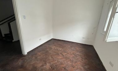 !!VDO. CASA 2 PLANTAS EXC. INVERSION B° GUEMES!!