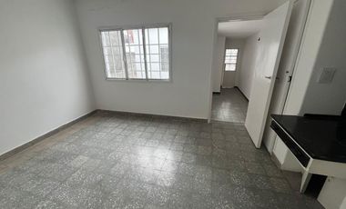 !!VDO. CASA 2 PLANTAS EXC. INVERSION B° GUEMES!!