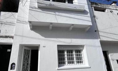 !!VDO. CASA 2 PLANTAS EXC. INVERSION B° GUEMES!!