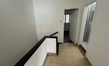 !!VDO. CASA 2 PLANTAS EXC. INVERSION B° GUEMES!!