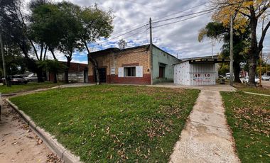 Casa en venta - 2 Dormitorios 1 Baños - 248,54 - Saladillo