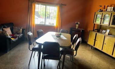 Casa en venta - 2 Dormitorios 1 Baños - 248,54 - Saladillo