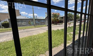 Alquiler de PH 2 ambientes con patio en Wilde