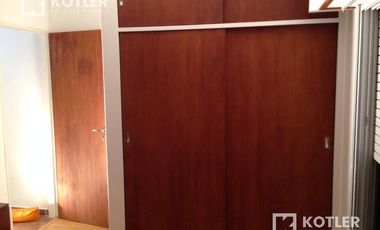 Dúplex 3 ambientes con entrada de auto