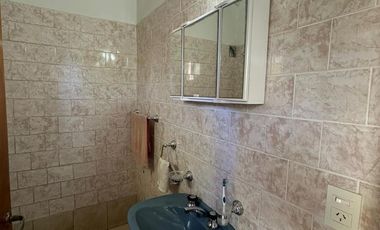 Venta Casa 2 ambientes con amplio patio