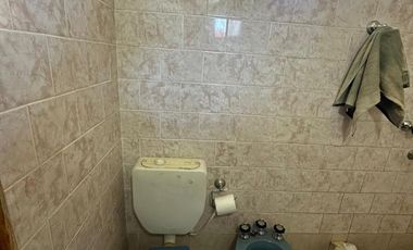 Venta Casa 2 ambientes con amplio patio