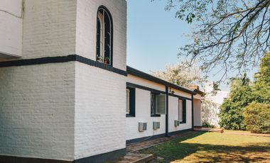 Casa en venta en Yerba Buena, Sarmiento al 1100