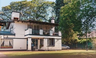 Casa en venta en Yerba Buena, Sarmiento al 1100