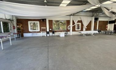 Importante Fracción de 7000 m2 con Piscina