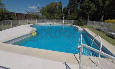 Importante Fracción de 7000 m2 con Piscina