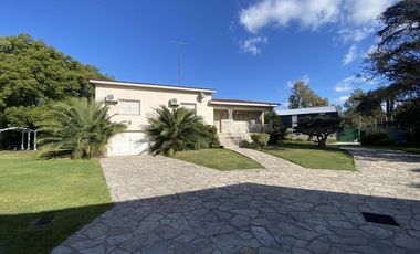 Importante Fracción de 7000 m2 con Piscina