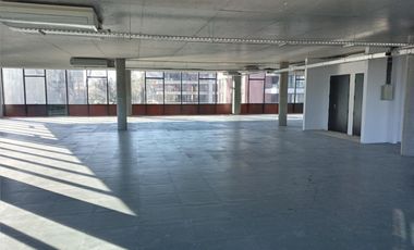 Alquiler de oficina de 127 m2 en San Isidro