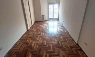 B° NUEVA CORDOBA. - EXCELENTE DPTO 1 DORMITORIO CON DOS BALCONES !!