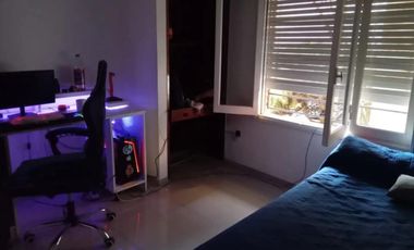 Casa en venta - 4 Dormitorios 4 Baños - 531,50mts2 - Merlo