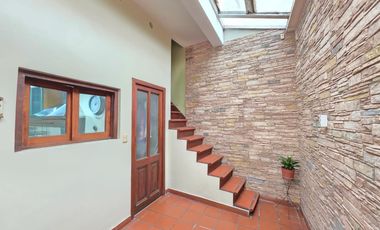 VENTA CASA 3AMB COCHERA TERRAZA QUINCHO AVELLANEDA