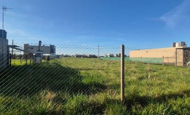 LOTES-FUNES--BARRIO ABIERTO-FUNES-VERDE - ESCRITURA - CERCADO