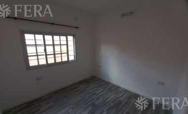 Alquiler de PH 3 ambientes con patio en Sarandi